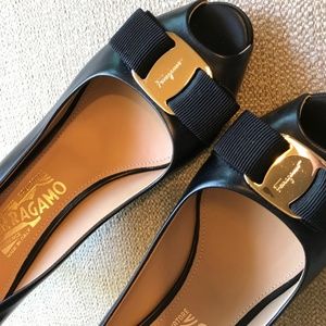Salvatore Ferragamo Leather Peep-Toe Bow Pump